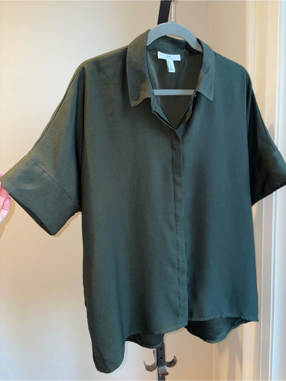 H by Halston Olive Green Short Sleeve Blouse Top Size Large Office Girl Shirt
